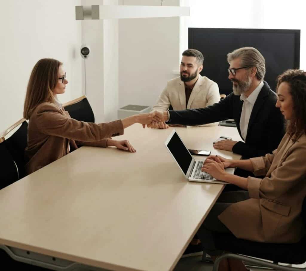 التعقيب والمعاملات الحكومية - مكتب الخبير